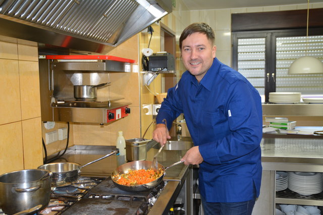 Jürgen Csencsits kocht am liebsten auf einem alten Holzofen