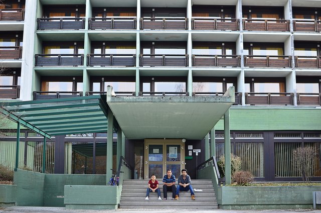 Seit Ostern wird die ehemalige Gastgewerbe-Schule von Aigen mit Kriegsflüchtlingen beschickt. Maximal 80 an der Zahl.