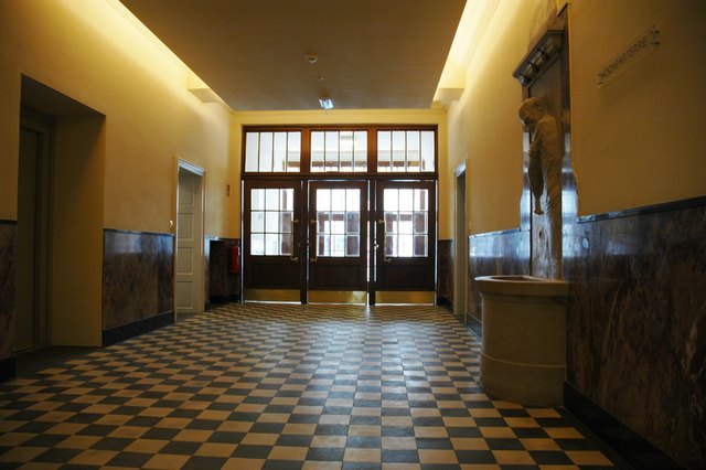 Die Originalarchitektur der Flure blieb erhalten.