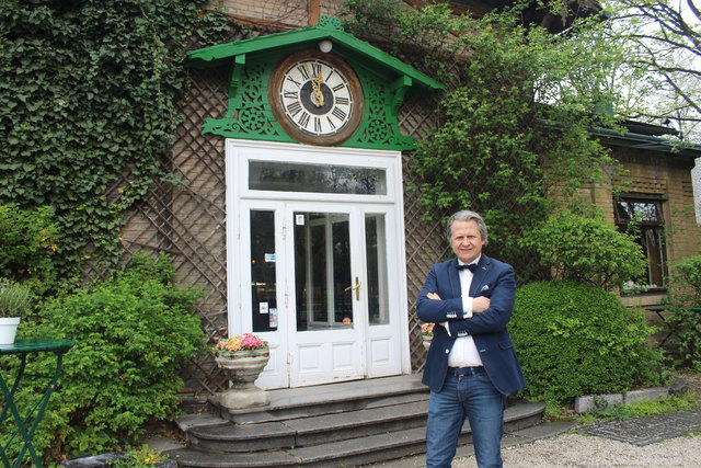 Thomas Gailer haucht dem Concordia Schlössl neuen Wind im Glanz der 20er Jahre ein.