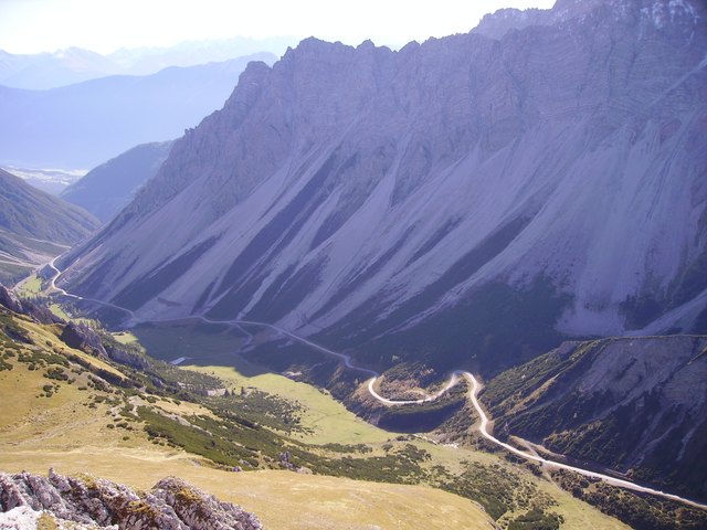 Die Hahntennjochstrecke ist ein Hotspot für Motorradunfälle - die Polizei will Maßnahmen setzen. | Foto: Foto: Archiv/Perktold