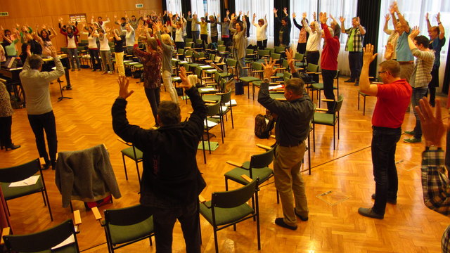 . . . .  Einsingübungen . . . .