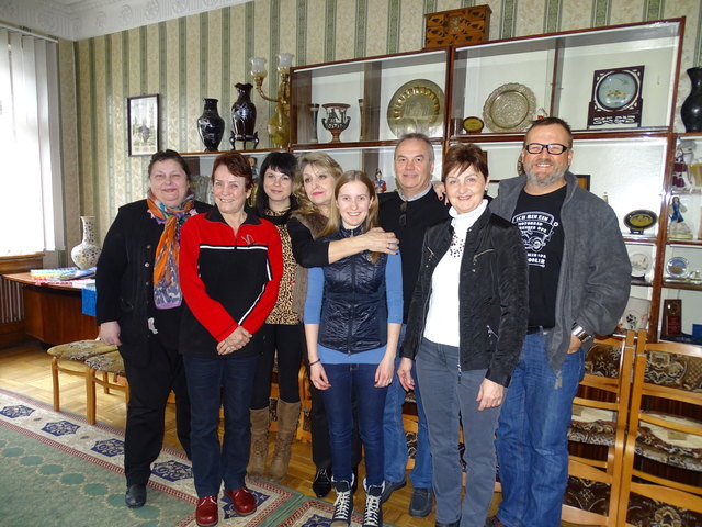 Elisabeth Mayer (2. v.l.), Michaela Hammerschmid (5.v.l.), Franz Rada (6. v.l.), Ingrid Rada (7. v.l.), Leopold Neiber (8. v.l.) | Foto: privat