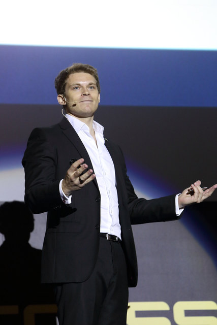 Julian Hosp inspiriert bei Trainings und Vorträgen rund um den Globus! | Foto: privat