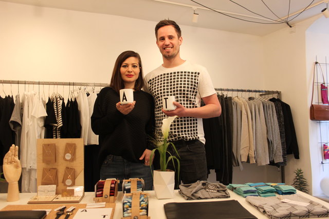 Alina Wagner und Thomas Stöbich feiern am 29. April die offizielle Eröffnung ihres Designerladens am Hofberg. Foto: BRS