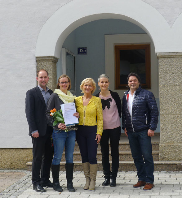Im Bild: Bgm. Hannes Schernthaner, Barbara Machreich-Zehentner, Bezirksleiterin Bgm. Sonja Ottenbacher, Mag. Birgit Weißenbichler-Kallunder (Lernende Region Oberpinzgau) und Vizebgm. Albert Franz Scherer. | Foto: SBW