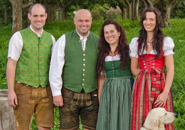 Hollabrunn frau sucht jungen mann, Gainfarn er sucht sie markt. Gro sankt florian single umgebung. Dating berry hrsching. Hollabrunn frau sucht jungen mann Sex sucht in Kehl