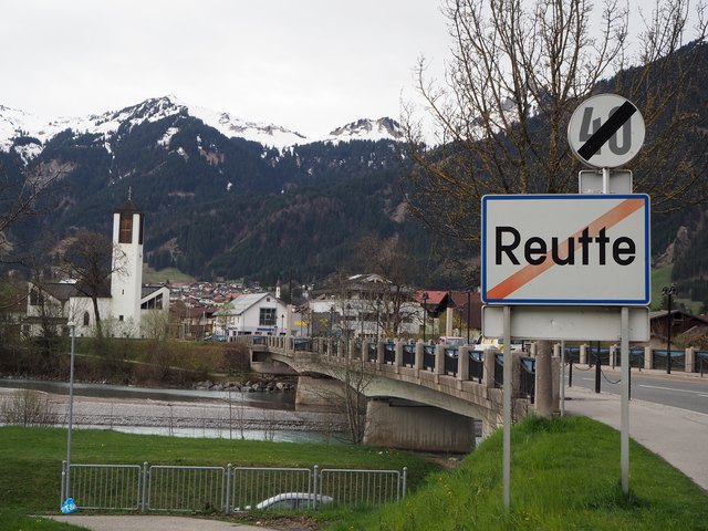 Reutte und Lechaschau sind durch den Lech getrennt und mit der Brücke verbunden. Das hätte das Duell spannend gemacht.