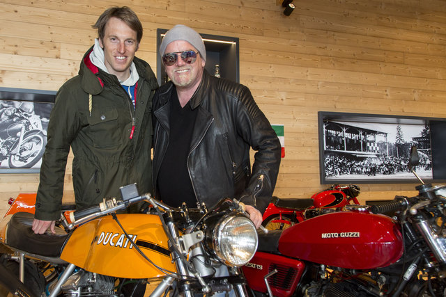 Slalom-Ass Fritz Dopfer und Gerry Friedle alias DJ Ötzi zeigten sich begeistert von der Ausstellung.