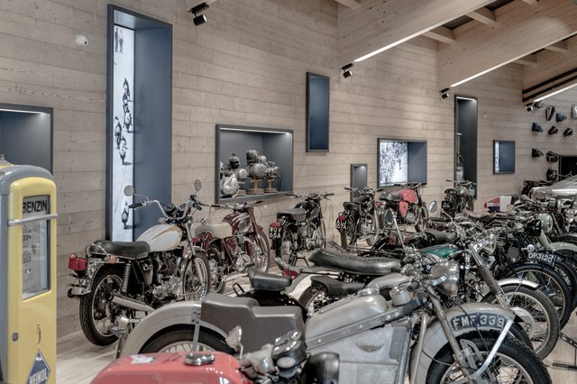 Mehr als 200 historische Motorräder und Sportwagen mit Renngeschichte gibt es im Top Mountain Motorcycle Museum zu sehen.