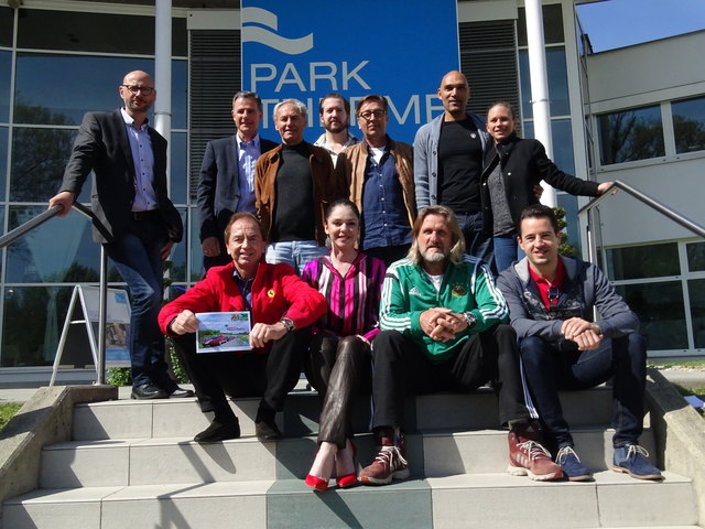 Auch die Parktherme mit Geschäftsführer Siegfried Feldbaumer (hinten, 2.v.l.) zählte zu den Eventpartnern.