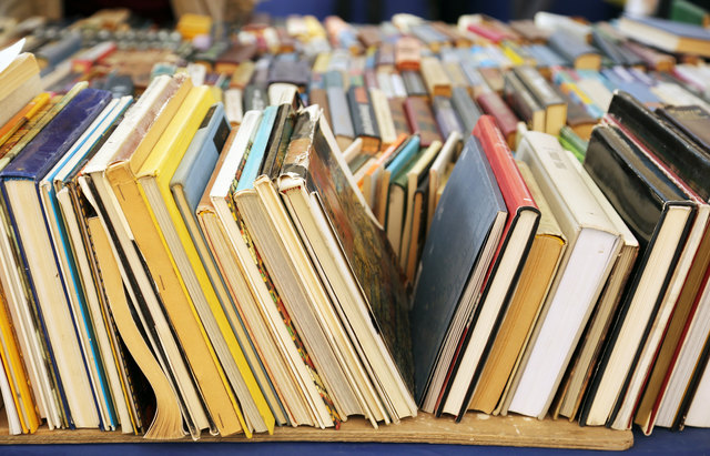 Auf zum Bücherflohmarkt (Symbolbild) | Foto: Fotolia/Chekunov Alexandr