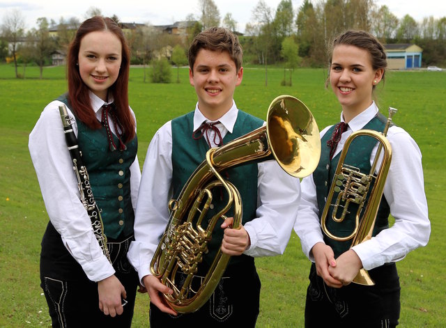 Eva Stockinger, Christoph Haas und Simone Grösswang (v.l.) nahmen mit der Musikkapelle Atzbach an der Frühjahrskonzertwertung teil. | Foto: Helmut Klein