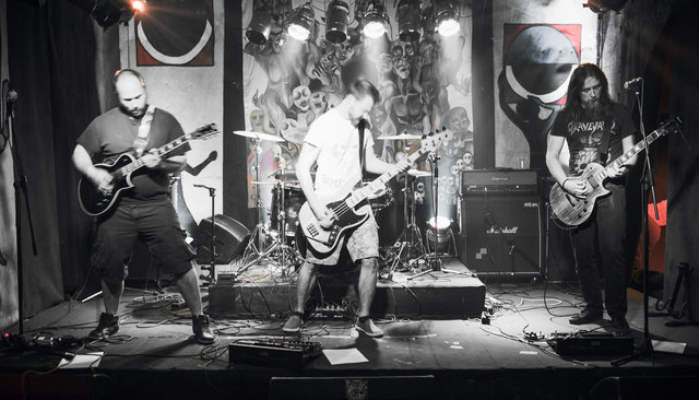 Roadking sind wahre Künstler an den Instrumenten und begeistern mit ihren Songs das Publikum. | Foto: Markus Vorauer