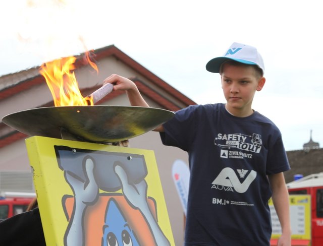 Das olympische Feuer ist entzündet.