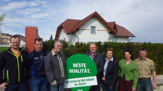 Clemens Stubauer, Leopold Mayer, Leopold Holzer, Ortsvorsteher Alois Seirlehner, BB-Obfrau Silvia Krendl, Angela Hornbachner, Karl Gelbenegger | Foto: privat