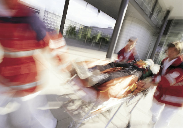 Der Arbeiter erlitt schwere Verletzungen und wurde ins BKH Kufstein gebracht. | Foto: mev.de