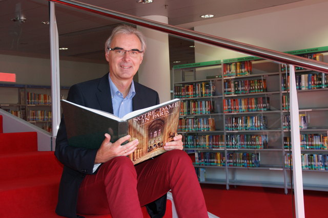 Helmut Windinger in "seinem Reich": Ein gutes Buch muss für ihn Bilder im Kopf entstehen lassen.