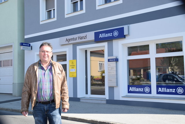 Die Stegersbacher Allianz-Agentur von Helmut Hanzl betreut ihre Kunden in einem neu adaptierten Haus in der Kirchengasse.