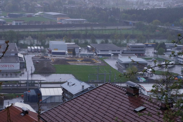Die Fläche in Brixlegg wird für einen Holz verarbeitenden Betrieb vorbereitet. | Foto: Haberl