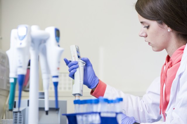 Die Arbeiten im Labor | Foto: Octapharma