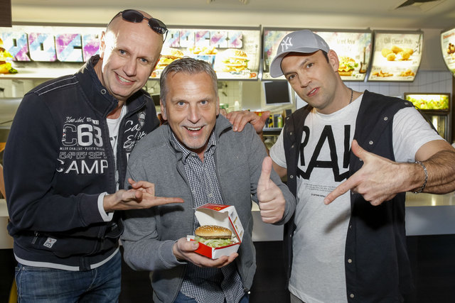 Global Deejays mit McDonald's Franchisenehmer Wolfgang Mader (Mitte) | Foto: McDonald's Österreich