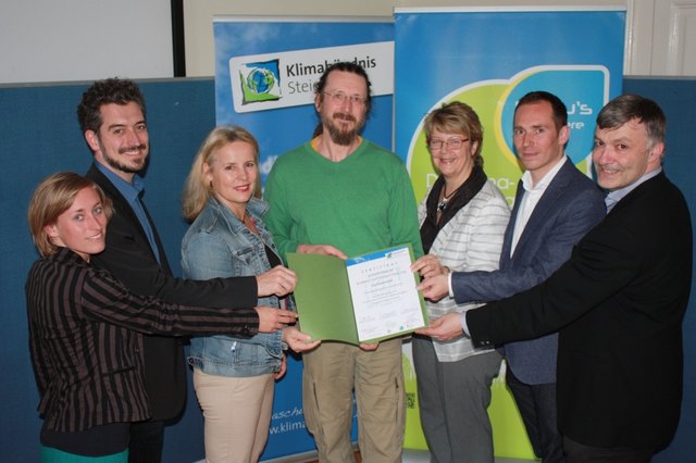 Natalie Weiss (Klimabündnis Österreich), Markus Hafner-Auinger (GF Klimabündnis Österreich), Andrea Gössinger-Wieser (Klimaschutzkoordinatorin des Landes Steiermark), Gerhard Leidl (Gemeinderat Marktgemeinde Stainz), LTAbg. Renate Bauer, Friedrich Hofer ( | Foto: Foto: KK