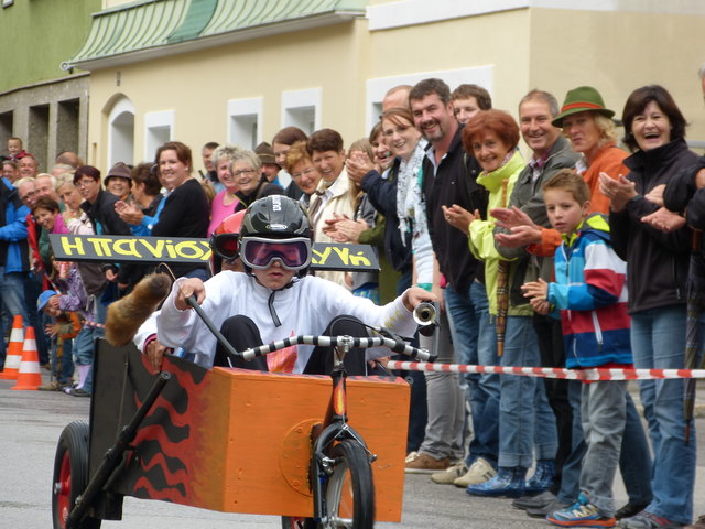Es gilt ein Erwachsenen- und ein Kinderrennen zu bestreiten. | Foto: TMK Werfen