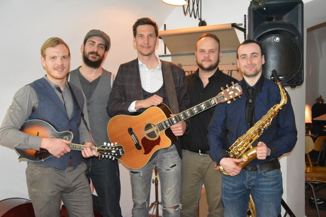 Das sind "Mike Bench": Thomas Postmann, Bernhard Müller, Michael Bencsics, Benny Weber. Dominik Stumpfel