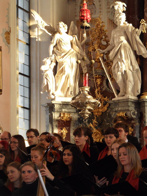 CHOR MIT HEILIGEN