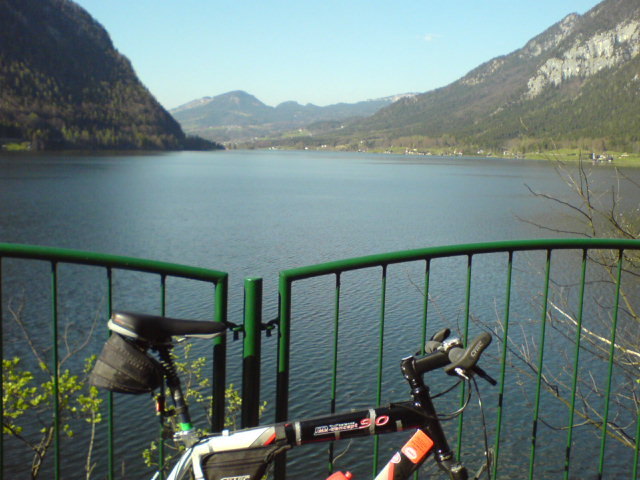 RAD TOUR OSTUFERWANDERWEG AM HALLSTÄTTERSEE