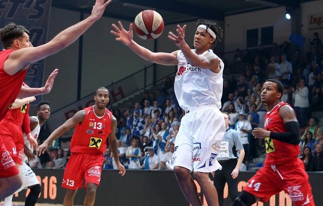 DeJuan Wright erzielte im ersten Spiel mit 31 die meisten Punkte für den WBC. | Foto: WBC