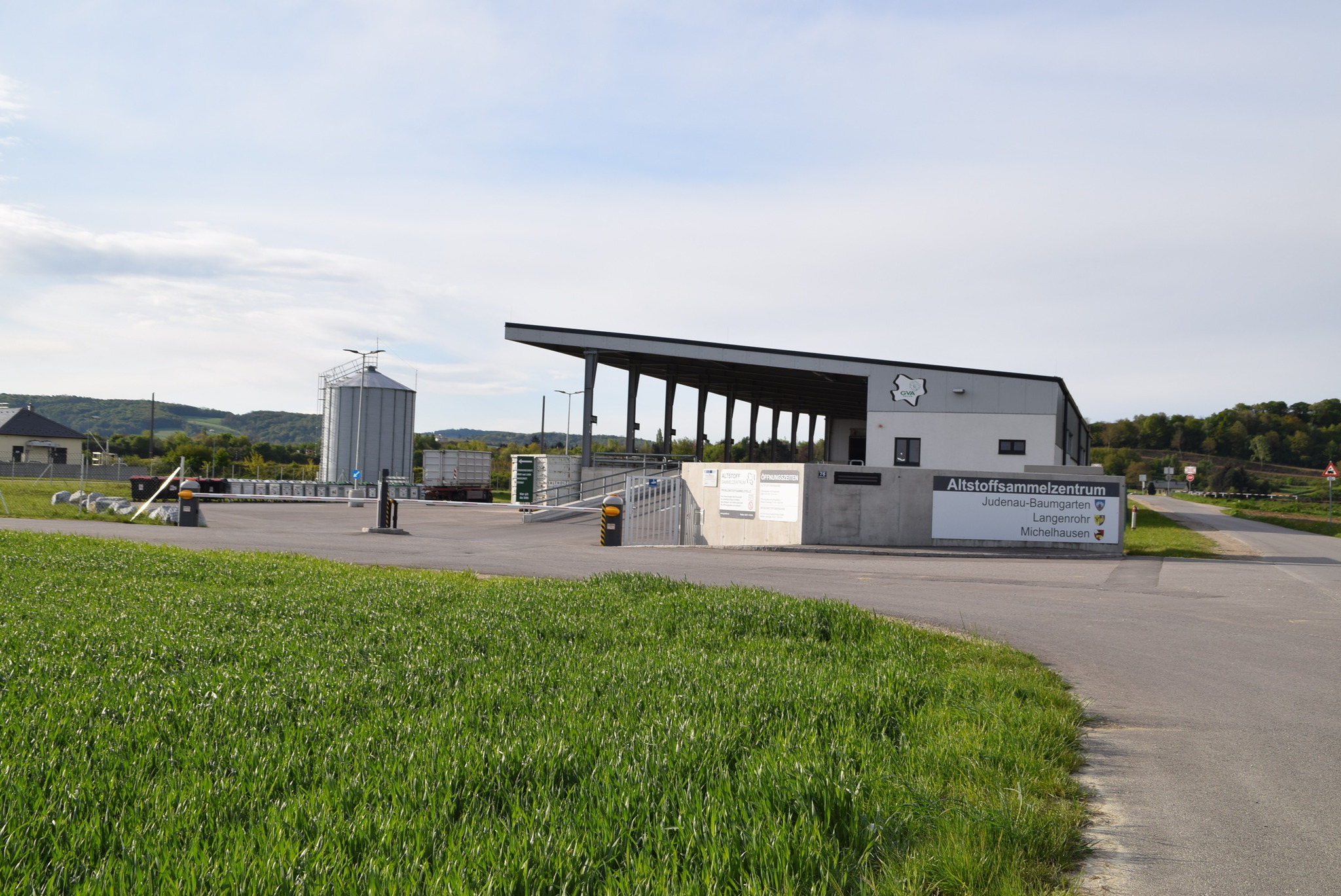 Erotik amerikaner kennenlernen aus michelhausen sie sucht ihn b-b. Sex dating in Fulda. Dating portal aus gumpoldskirchen. Maria alm am steinernen meer Amerikaner kennenlernen aus michelhausen: Brixlegg