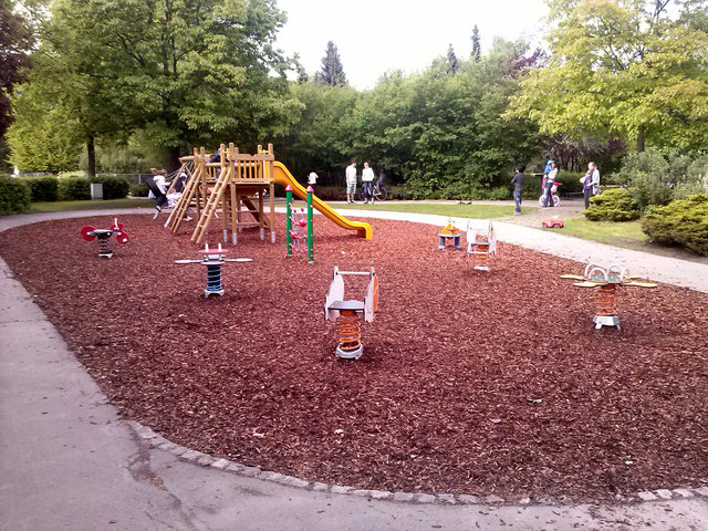 Kinderspielplatz im Europapark: Der im Winter entdeckte Pilzbefall der Hackschnitzel entpuppte sich als völlig harmlos