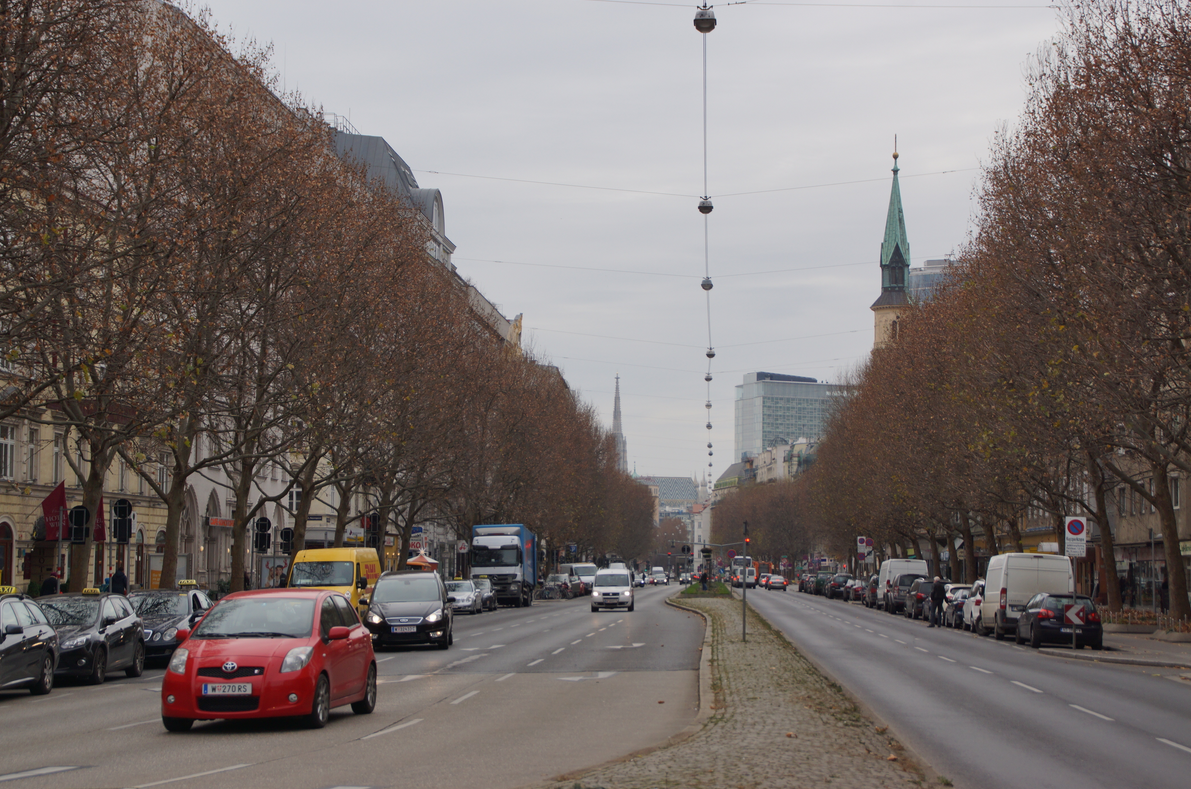 Zweispurig in beide Richtungen: Die Praterstraße zwischen Praterstern und Aspernbrücke: