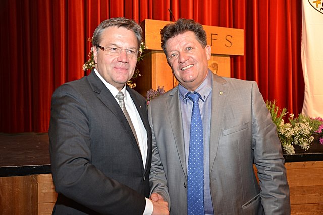 Der Söldener BGM Ernst Schöpf wurde fast einstimmig als Präsident wiedergewählt. | Foto: Tiroler Volkspartei