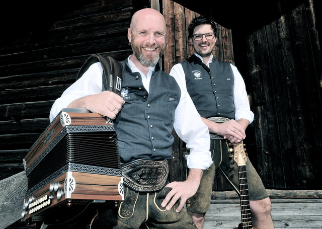 Beim 16. Fest der Jungbauernschaft/Landjugend Vomp am Freitag, den 08. und Samstag den 09.Mai 2016 sorgen die bekannten "Zillertaler Mander" wieder für ausgelassene Stimmung. | Foto: Zillertaler Mander
