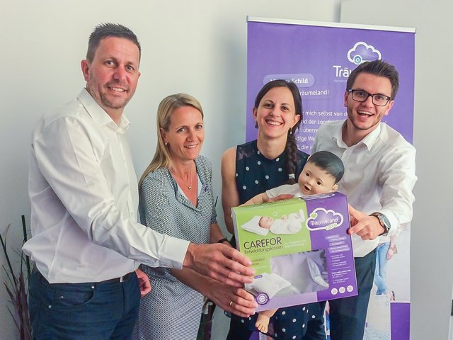 Hannes und Gabi Nösslböck mit Jessica Hofer-Schietz und Andreas Höllinger vom JW-Team. | Foto: Foto: Saxinger