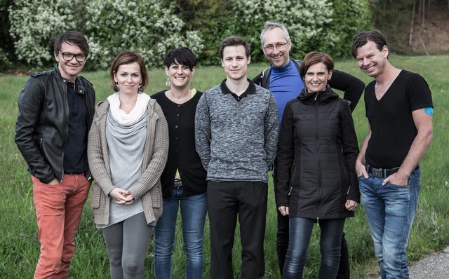 Voxon mit Samo Vovk, dem Arrangeur der Vokalband | Foto: Joseph Winchester