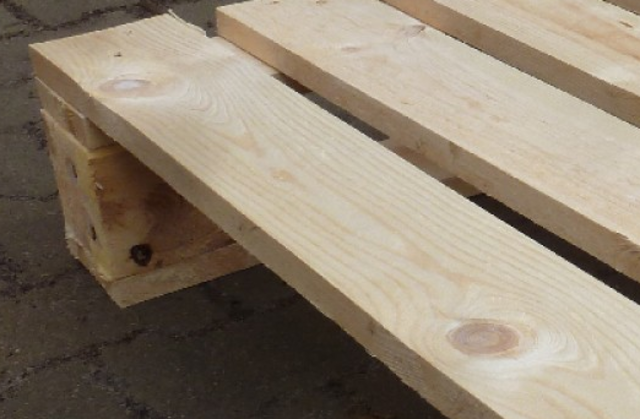 Der verletzte Arbeiter wurde mit dem Rettungshubschrauber ins Krankenhaus Kufstein geflogen. | Foto: Archiv