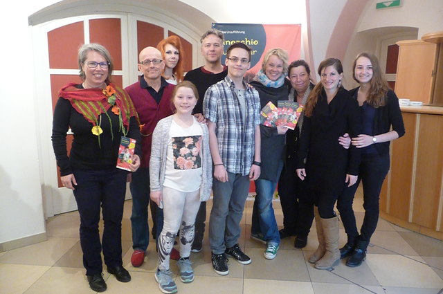 StR Karin Wessely mit dem teatro-Team