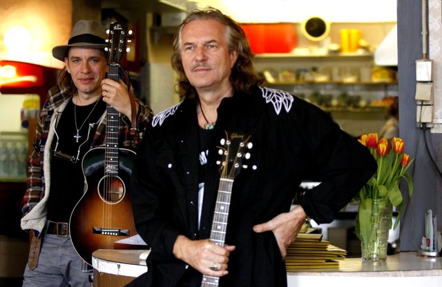 Outlawsongs und Gaunernummern: Ernst Molden und Hans Theessink in Traun. | Foto: Lucy Lynn