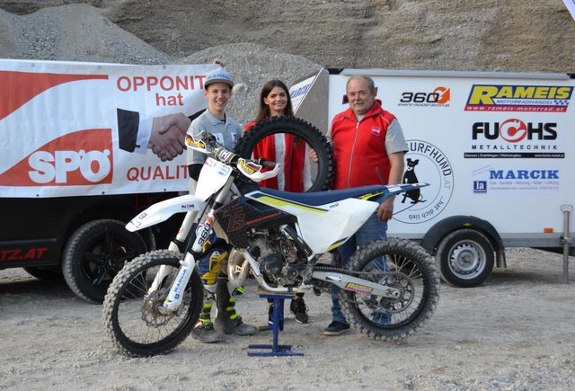 LB99 Lukas Blamauer, Nathalie Helm, Obmann Walter Maurer | Foto: LB99 Enduro Racing Team - M. Sonnleitner