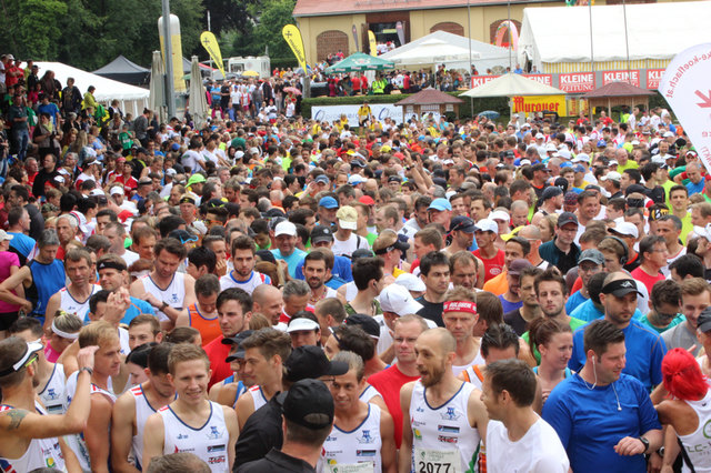 Willkommen beim Lipizzanerheimatlauf 2016. Jeder, der teilnimmt, hat dank des Startersackerls schon gewonnen. | Foto: Cescutti
