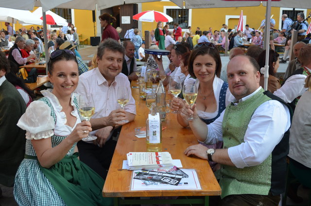 Margot Schu?tzeneder (Margo Taschen), Franz und Stadtra?tin Enns Rita Sengseis (Versicherungen und Vermo?gensverwaltung), Bernd Schu?tzeneder (OO? Versicherung) | Foto: Lehmann