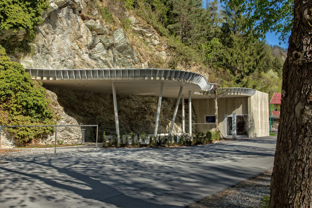 Der neue Rastplatz begrüßt die Freunde von Sauerbrunn und lädt zum Verweilen und Erholen ein. | Foto: TVB Tiroler Oberland