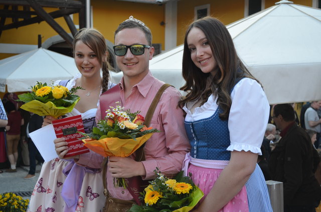 Mostprinzessin 2016 vlnr.: Katharina Forster 3., Simon Stadler Mostprinz, Anja Forster 2. | Foto: Lehmann