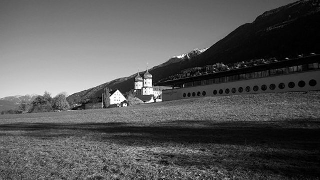 Zisterzienserstift und Schigymnasium, Stams | Foto: © Werner Burtscher