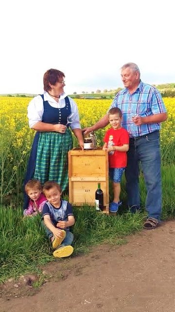 Obmann Johann Sarrer und Lydia Zeiler freuen sich auf Ihren Besuch. | Foto: privat