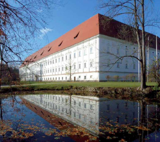 Standesamtliche Trauungen sind im Freskensaal des Stiftes Viktring möglich | Foto: KK